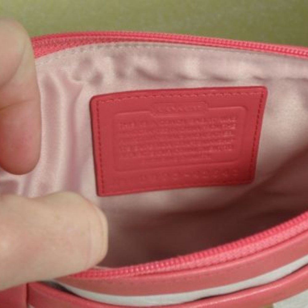 NWT Coach Coral White Leather CROSSBODY Swingpack - Picture 8 of 8